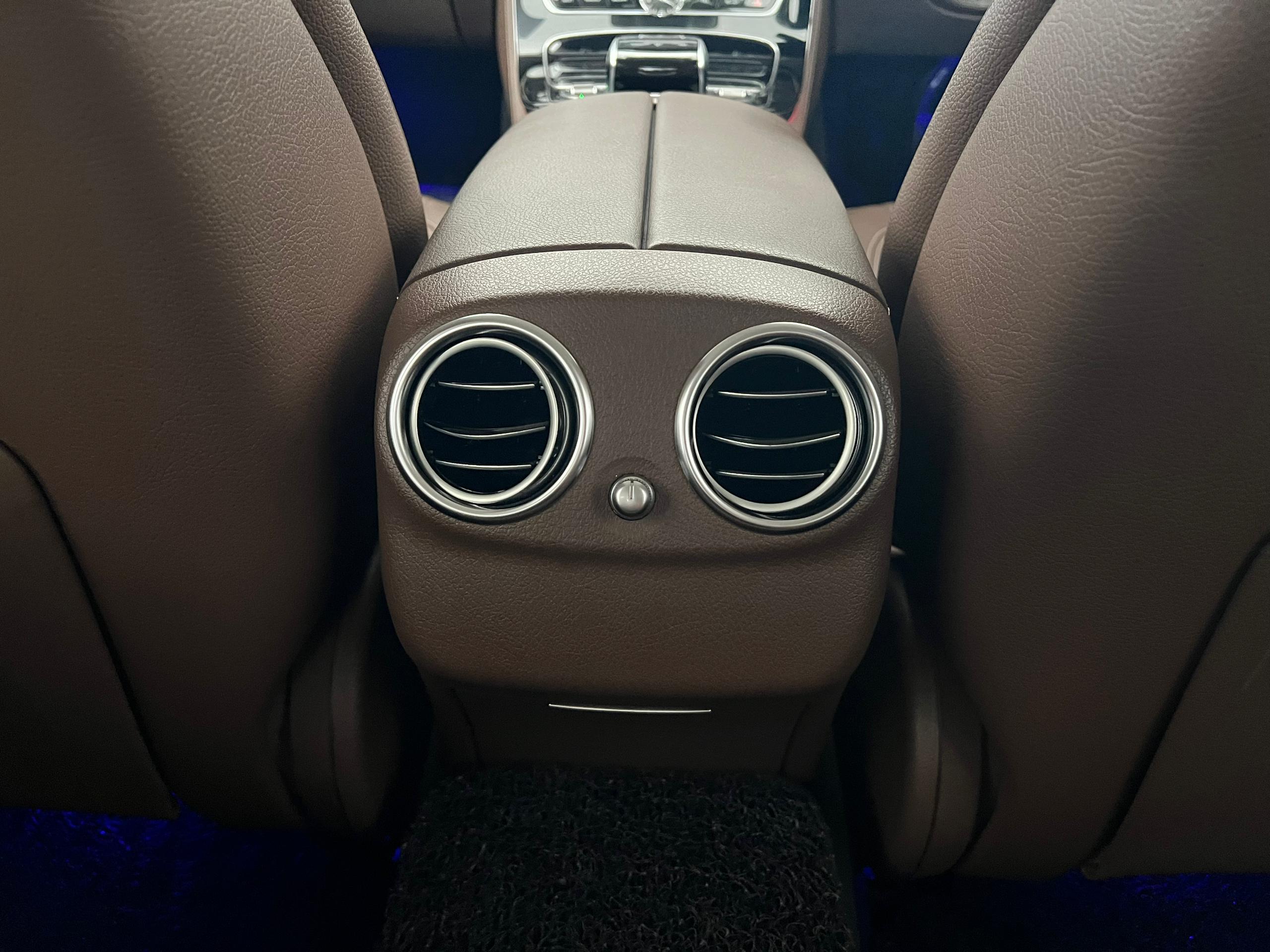 Mercedes Benz E200-11