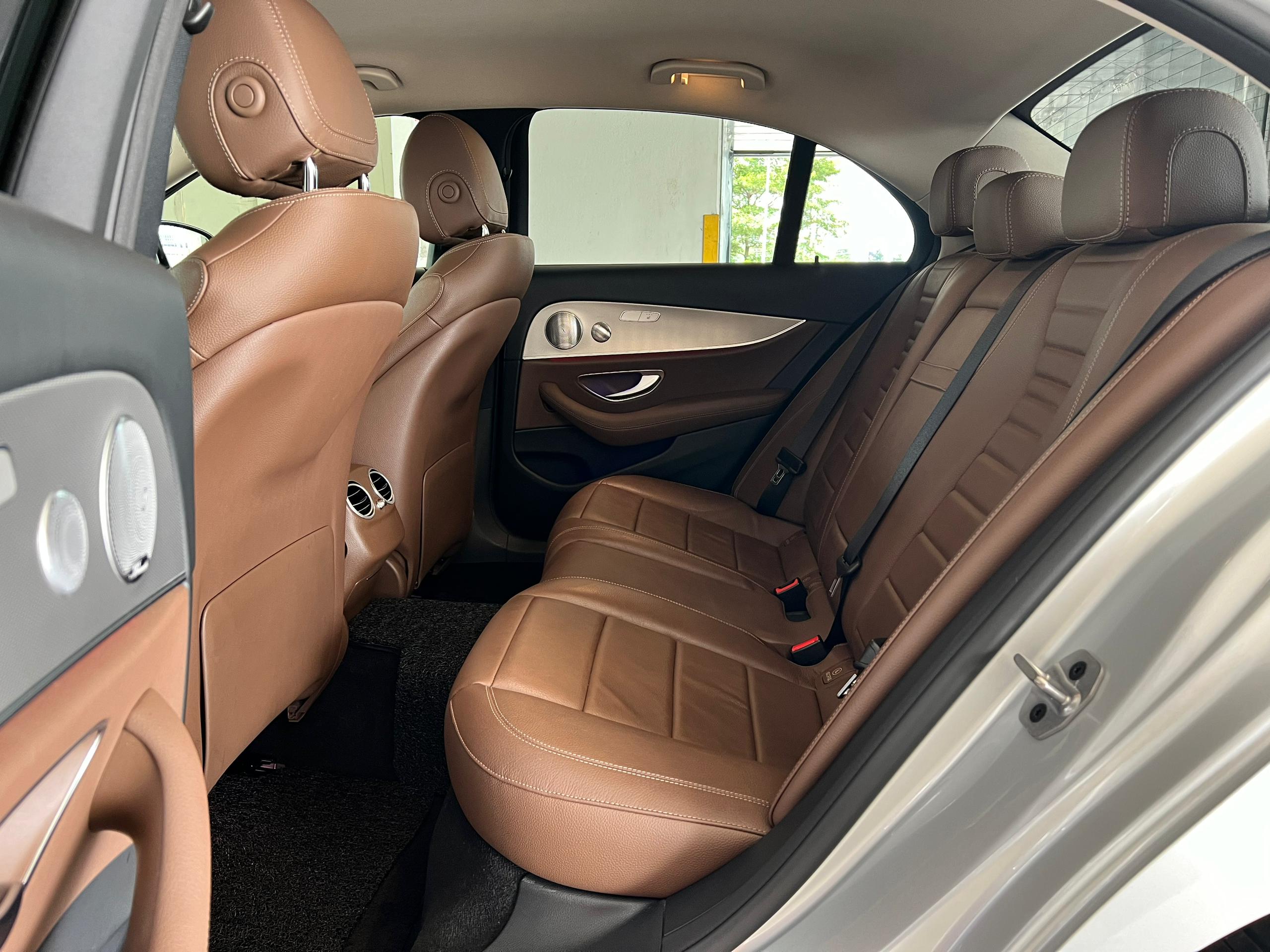 Mercedes Benz E200-14