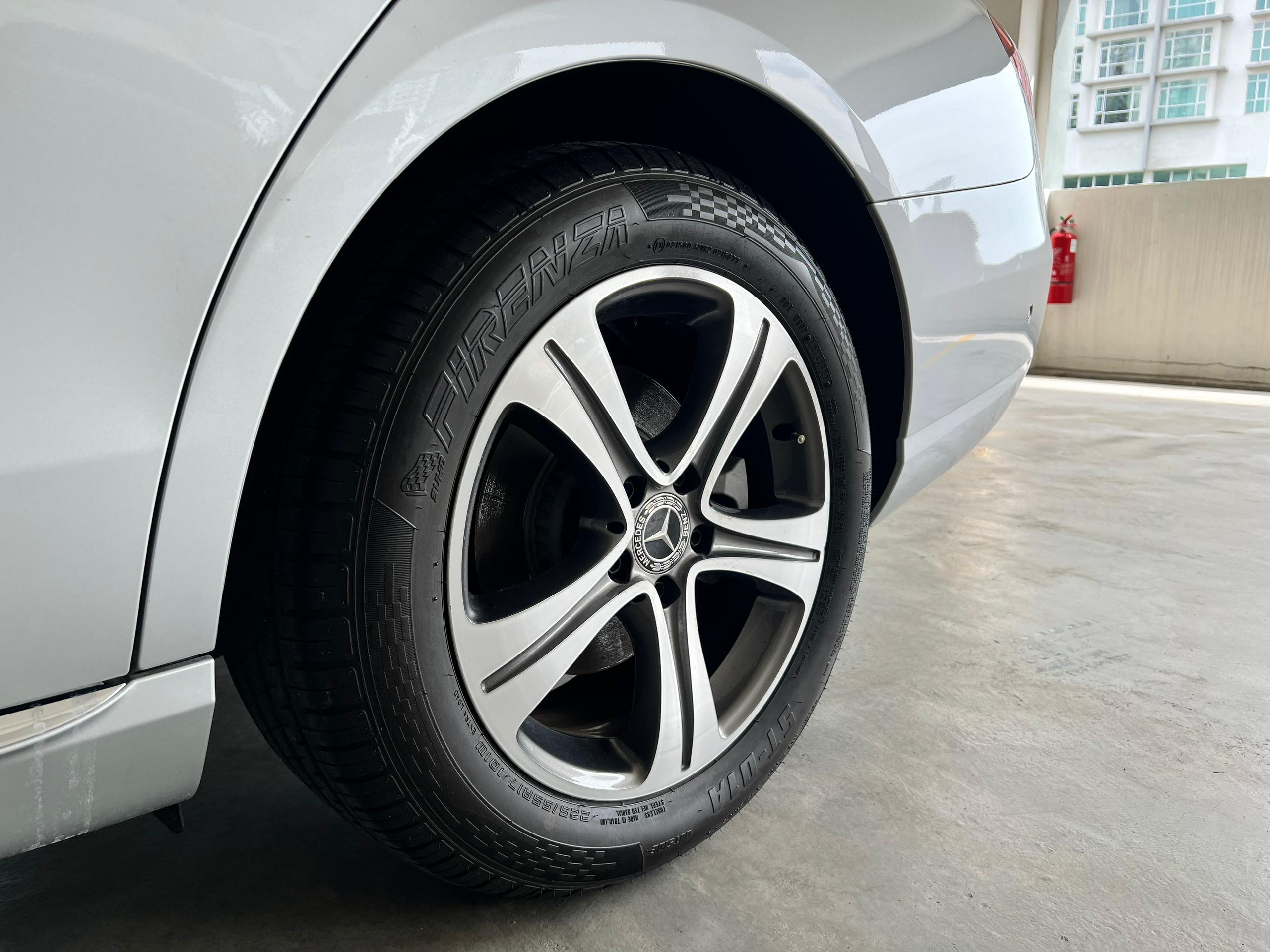 Mercedes Benz E200-16
