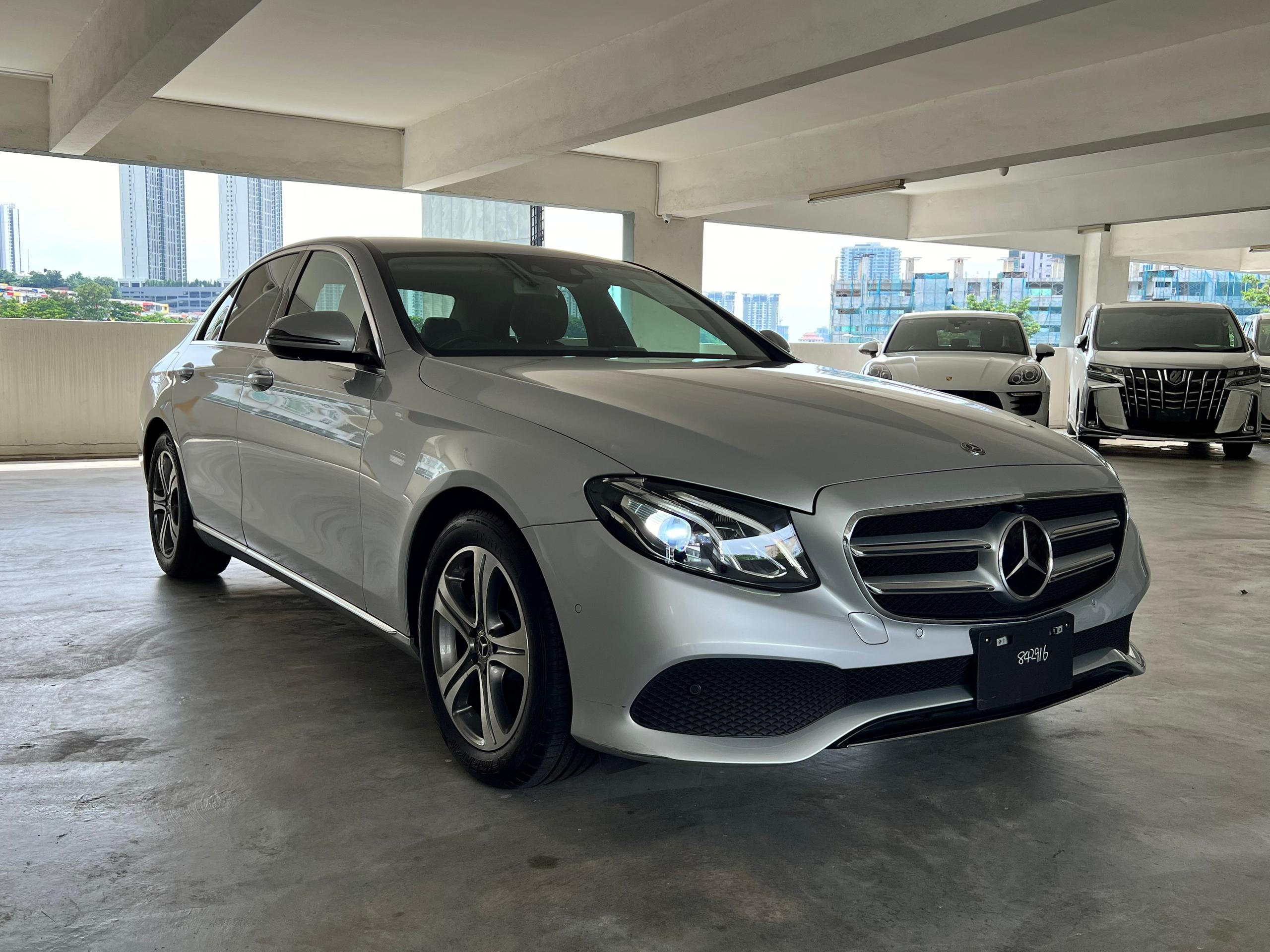 Mercedes Benz E200-18