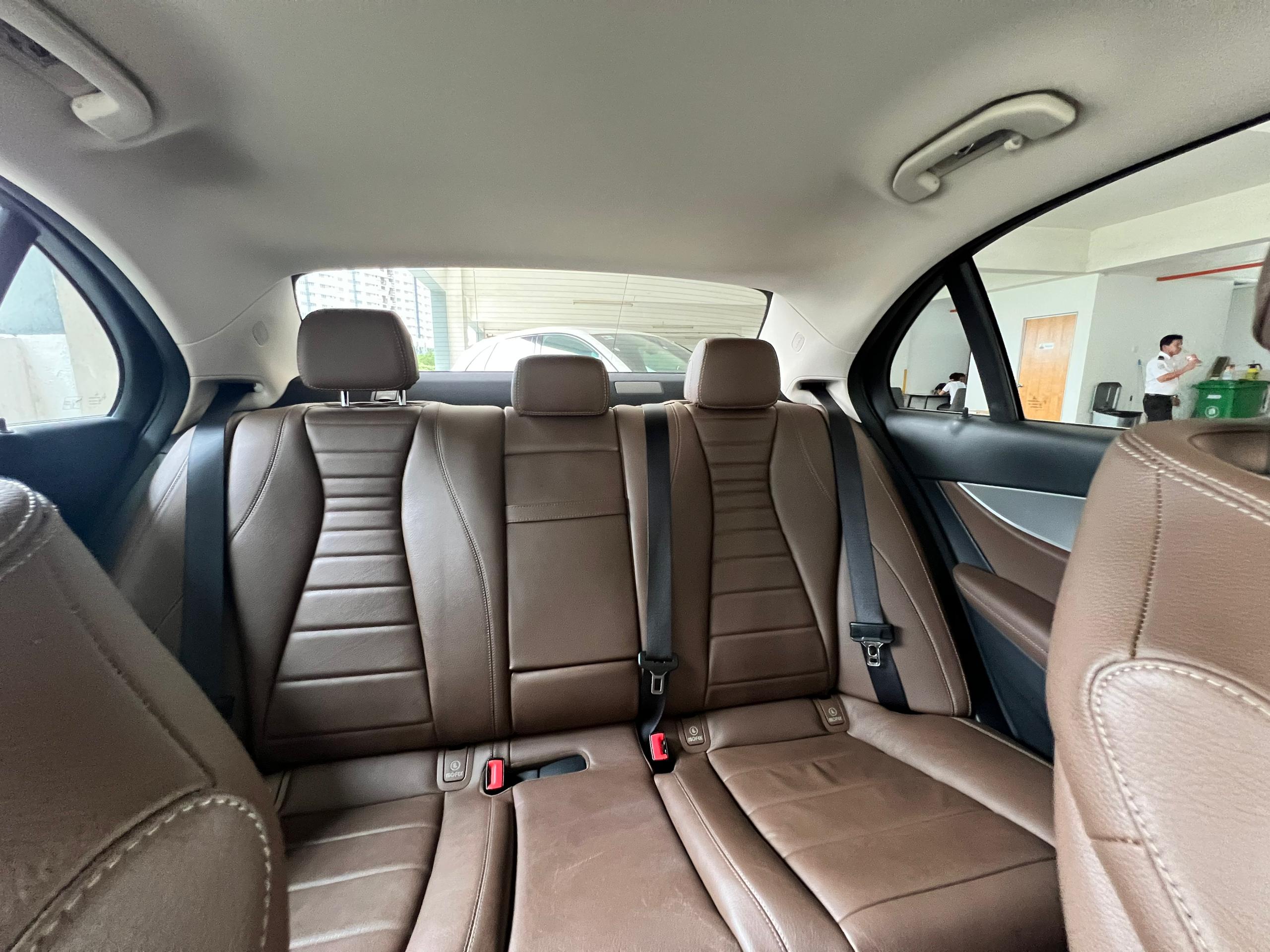Mercedes Benz E200-2