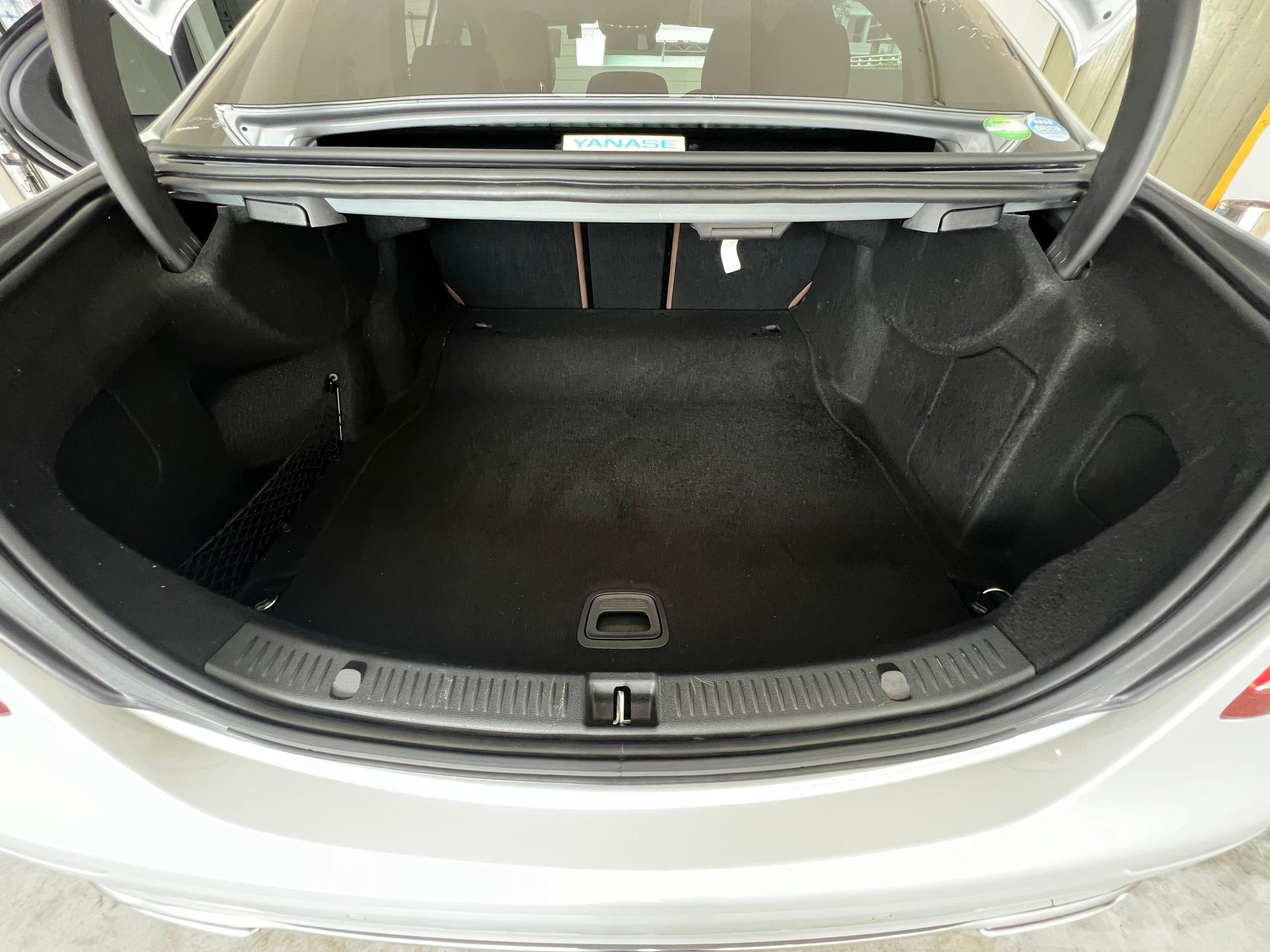 Mercedes Benz E200-7