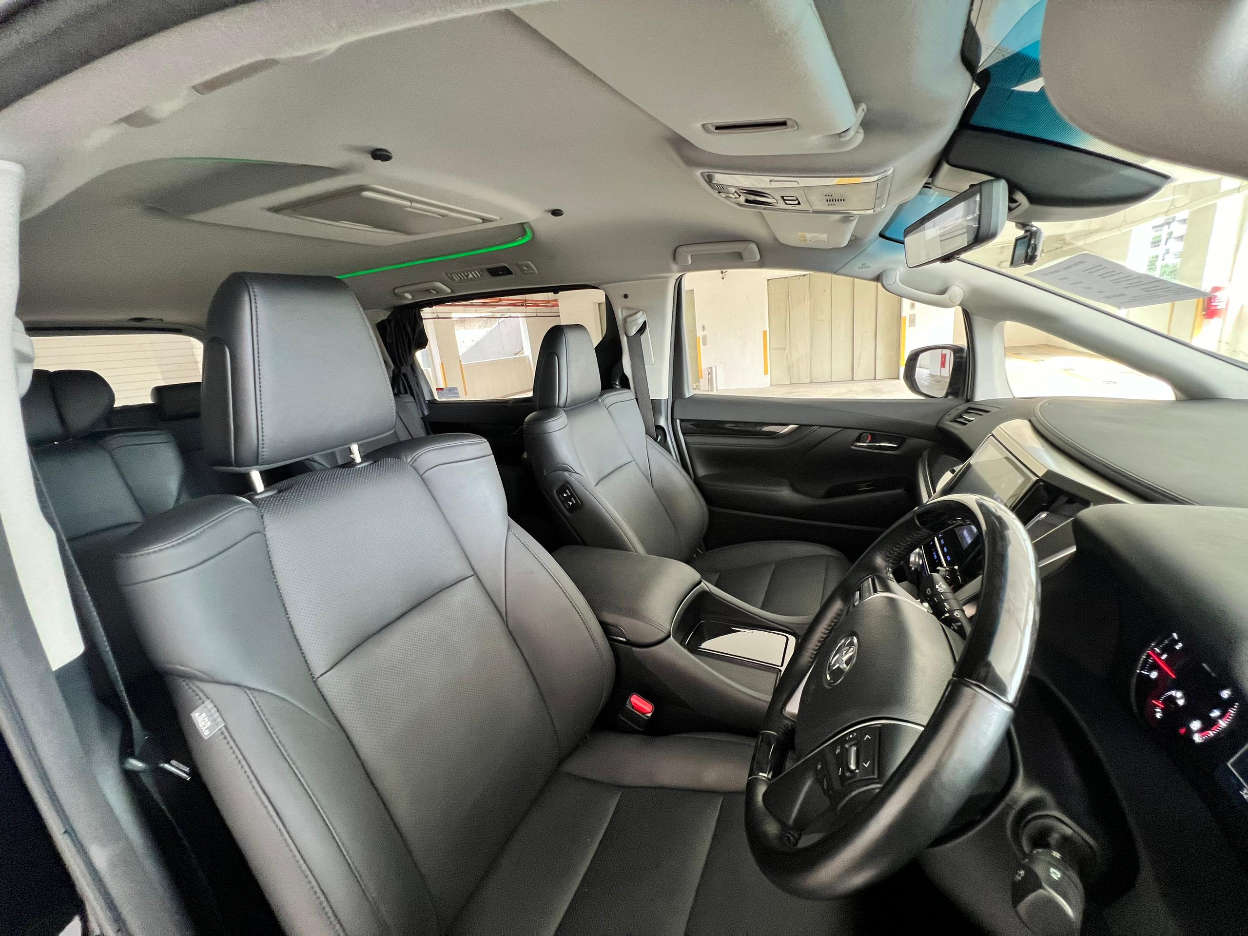 Toyota Alphard 2.5 SC black20