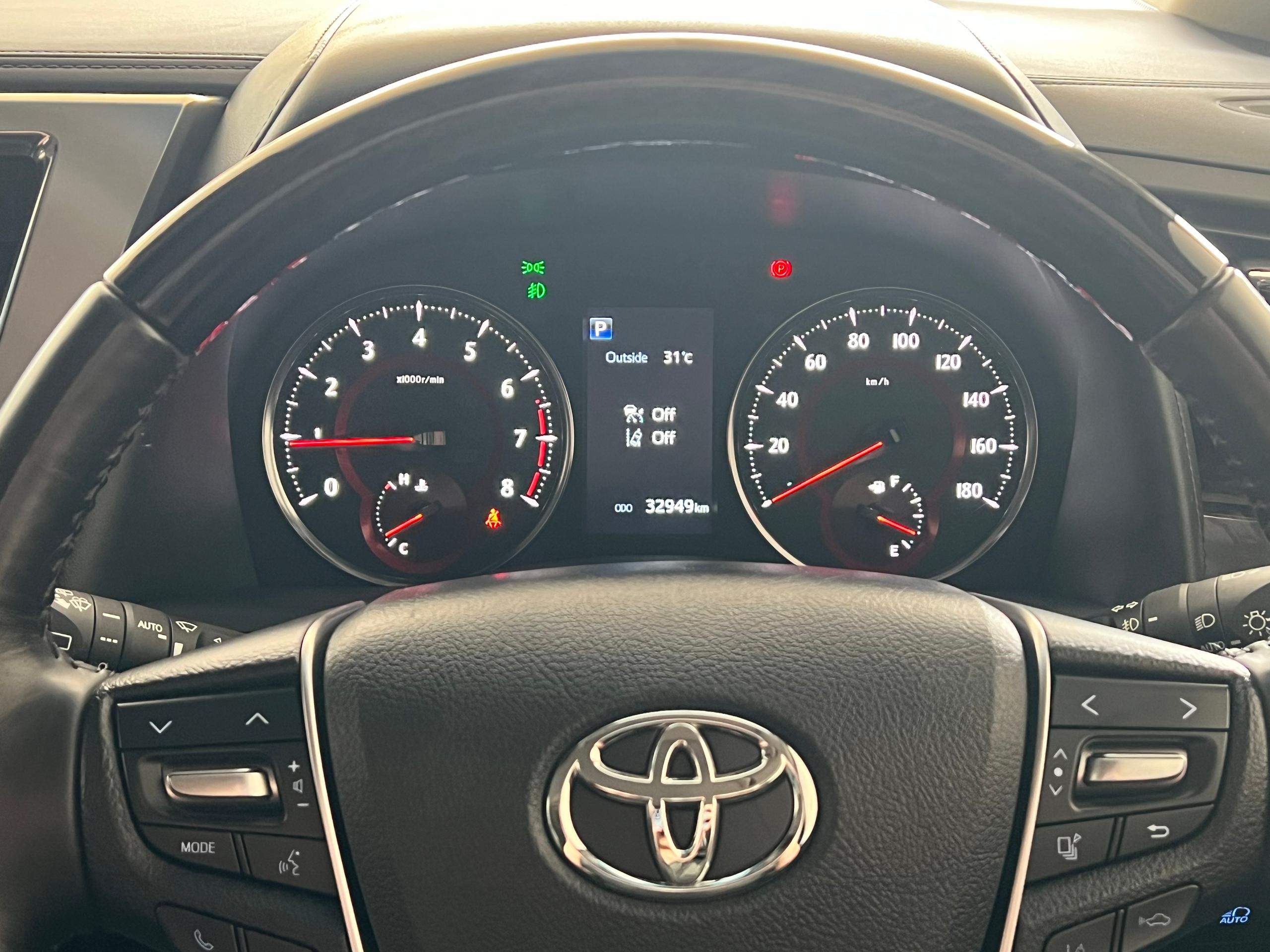 Toyota Alphard 2.5 SC black26