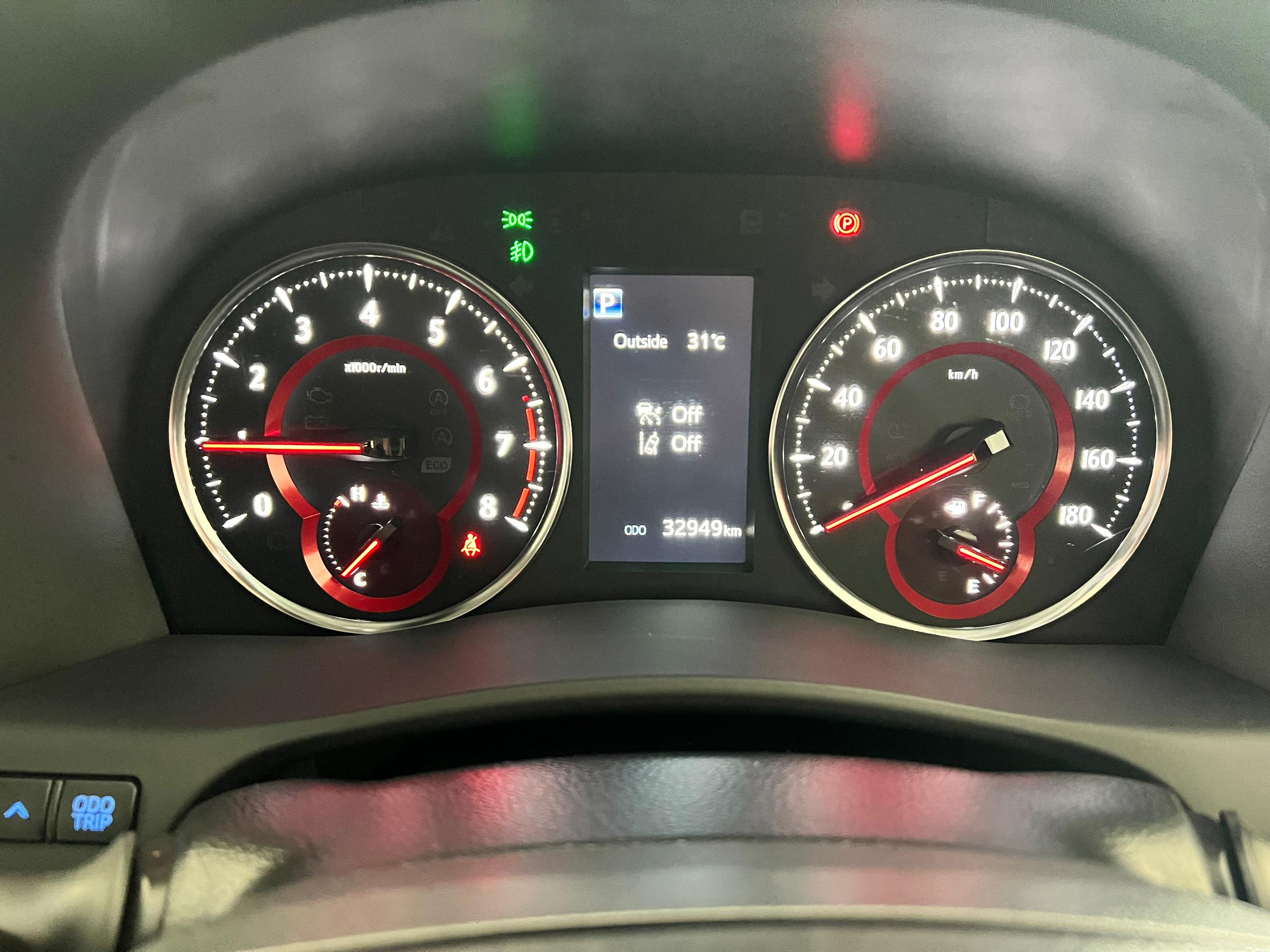 Toyota Alphard 2.5 SC black27