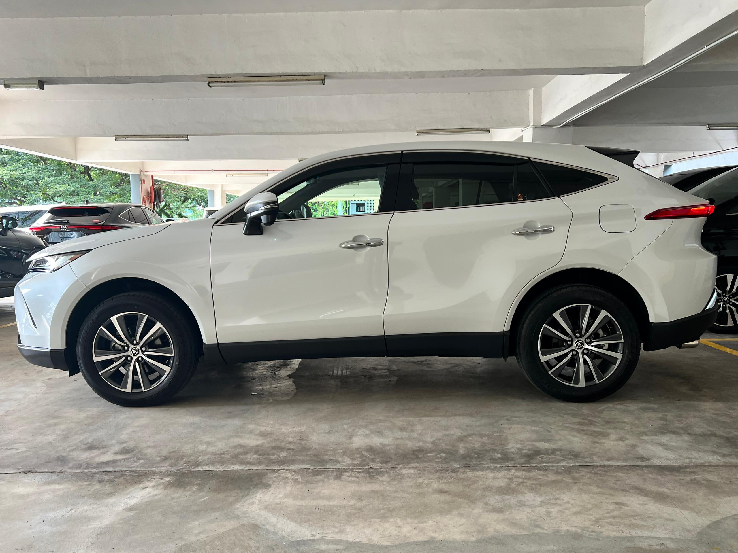 Toyota Harrier G-12